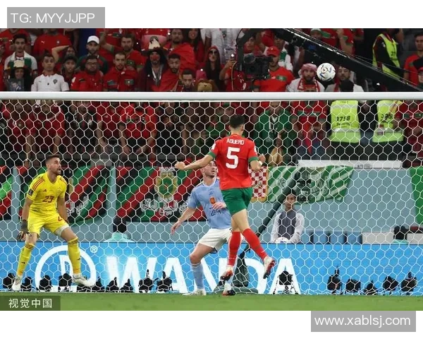 世界杯预选赛克罗地亚利瓦亚头球攻门击中横梁